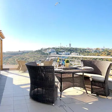 L Amazing Terrasse With Jacuzzi Encosta Da Orada *