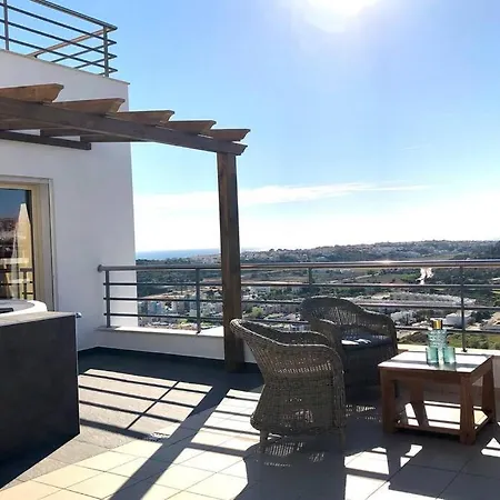 L Amazing Terrasse With Jacuzzi Encosta Da Orada *