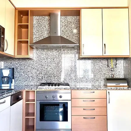 L Amazing Terrasse With Jacuzzi Encosta Da Orada Albufeira