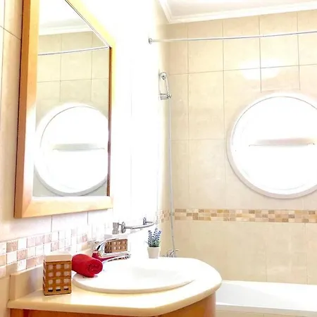 Appartement L Amazing Terrasse With Jacuzzi Encosta Da Orada