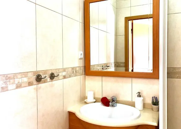 L Amazing Terrasse With Jacuzzi Encosta Da Orada Apartment *