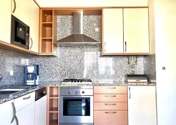 L Amazing Terrasse With Jacuzzi Encosta Da Orada Albufeira