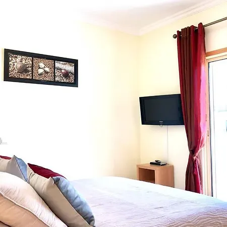 L Amazing Terrasse With Jacuzzi Encosta Da Orada 알부페이라