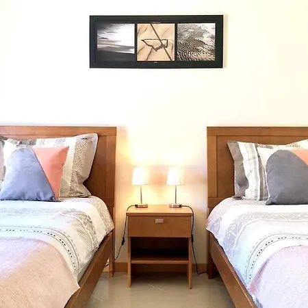 L Amazing Terrasse With Jacuzzi Encosta Da Orada 아파트 *